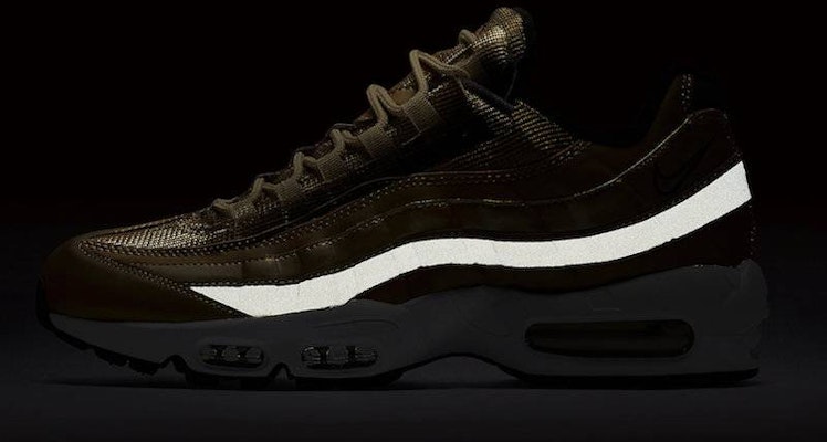 Nike Air Max 95 Emas Metalik 918359-700 Sizing Nike Air Max 95 Emas Metalik 918359-700