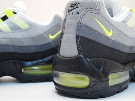 Nike Air Max 95 OG 'Neon' 2010 609048-072 Sizing Nike Air Max 95 OG 'Neon' 2010 609048-072