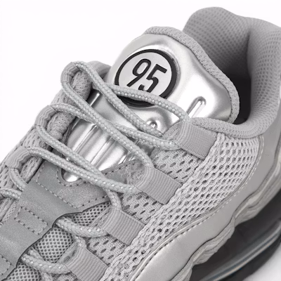 Nike Air Max 95 SE ''Big Bubble - Total 90 Metallic Silver'' Perak Metalik IB6830-002 Sizing Nike Air Max 95 SE ''Big Bubble - Total 90 Metallic Silver'' Perak Metalik IB6830-002