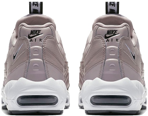 耐吉 Air Max 95 SE 狼灰 AQ4129-001 Lookbook 耐吉 Air Max 95 SE 狼灰 AQ4129-001