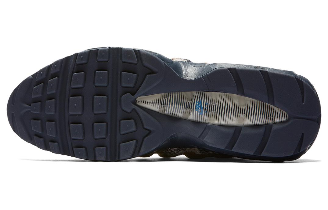 Shop Nike Air Max 95 Kulit Ular Newsprint AT6152-001