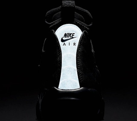 Nike Air Max 95 Sneakerboot Triple Black 806809-002 Details for Nike Air Max 95 Sneakerboot Triple Black 806809-002
