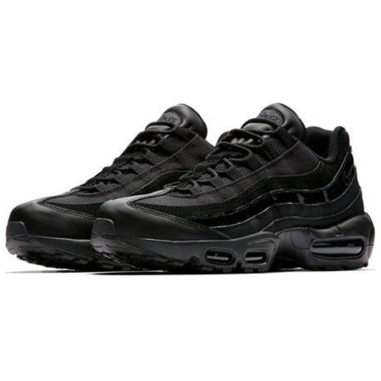 Lookbook Nike Air Max 95 WE Triple Black AT0042-001