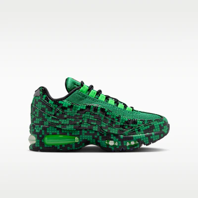(JR) Nike Air Max 95 x LEGO® Koleksi Lucky Green/Hitam/Green Strike/Perak Metalik IO4799-300 Lookbook (JR) Nike Air Max 95 x LEGO® Koleksi Lucky Green/Hitam/Green Strike/Perak Metalik IO4799-300