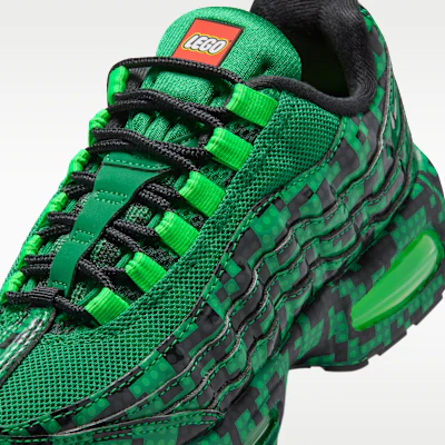 (JR) Nike Air Max 95 x LEGO® Koleksi Lucky Green/Hitam/Green Strike/Perak Metalik IO4799-300 Sizing (JR) Nike Air Max 95 x LEGO® Koleksi Lucky Green/Hitam/Green Strike/Perak Metalik IO4799-300