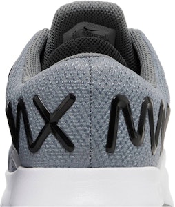 Nike Air Max Alpha 訓練者 4 灰黑 Sizing Nike Air Max Alpha 訓練者 4 灰黑