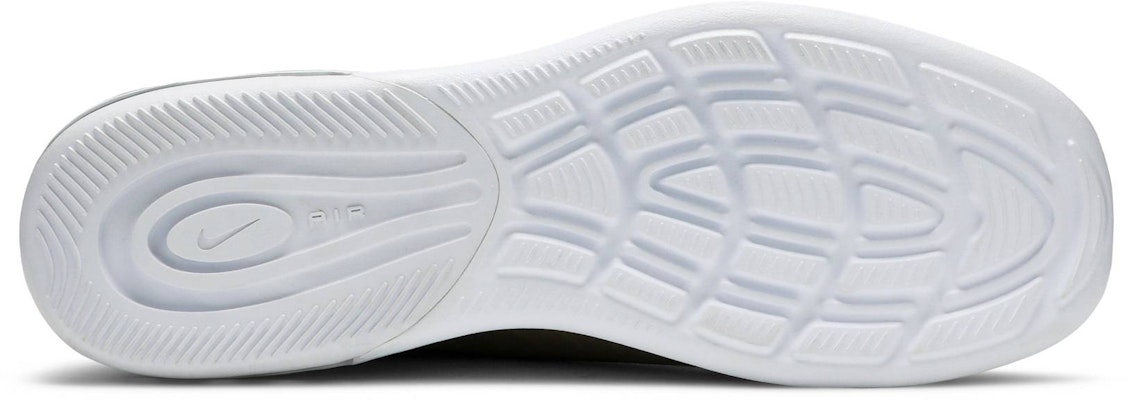 Nike Air Max Axis 氣墊 低筒 運動跑步鞋 男款 黑金拼接 Shop Nike Air Max Axis 氣墊 低筒 運動跑步鞋 男款 黑金拼接