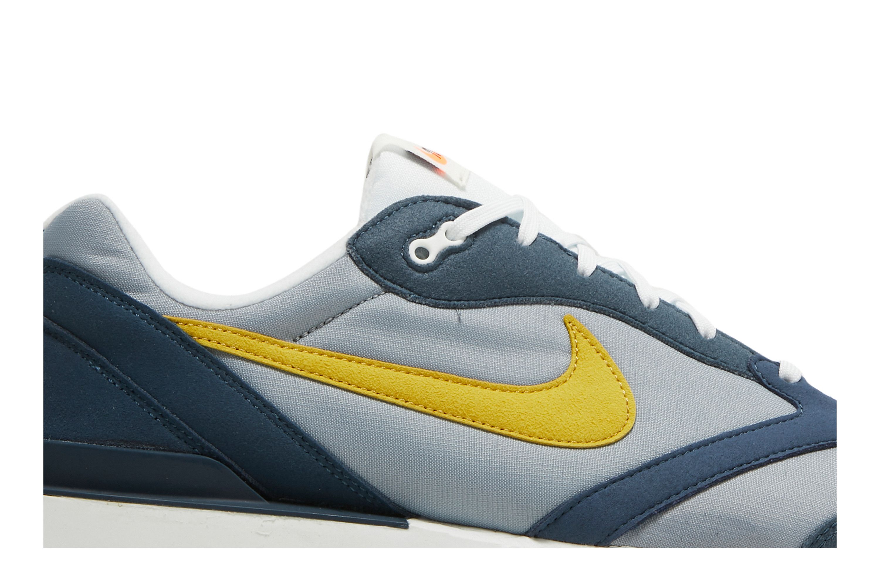 Lookbook Nike Air Max Dawn ''Particle Grey'' Herren Sneaker DJ3624-003