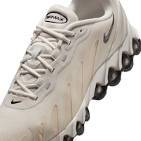 나이키 에어 맥스 Dn8 스니커즈 FQ7860-006 Sizing 나이키 에어 맥스 Dn8 스니커즈 FQ7860-006