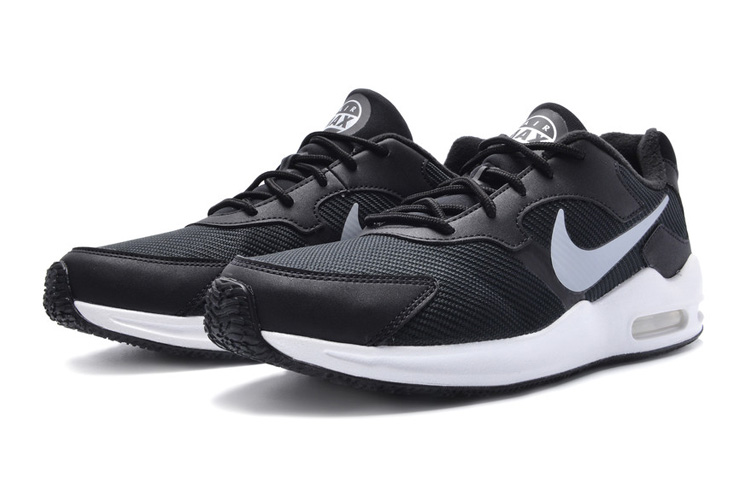 Shop Nike Air Max Guile 低筒 跑步鞋 男款 黑