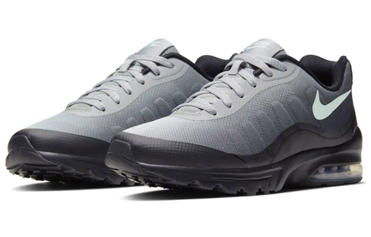 Lookbook Nike Air Max Invigor Low-Top Grau/Schwarz CW2648-001