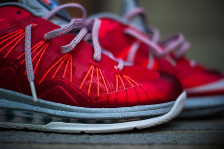 Nike Air Max LeBron 10 Low 'Rojo Universitario' 579765-600 Lookbook Nike Air Max LeBron 10 Low 'Rojo Universitario' 579765-600