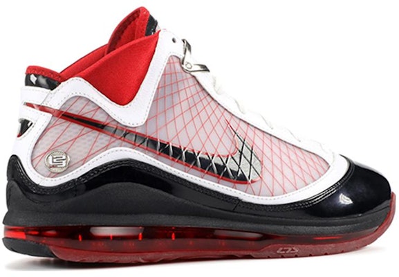 耐克 Air Max LeBron 7 白黑红配色 375664-102 Lookbook 耐克 Air Max LeBron 7 白黑红配色 375664-102
