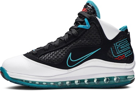 나이키 에어맥스 르브론 7 레트로 "레드 카펫" (2019) CU5133-100 Lookbook 나이키 에어맥스 르브론 7 레트로 "레드 카펫" (2019) CU5133-100