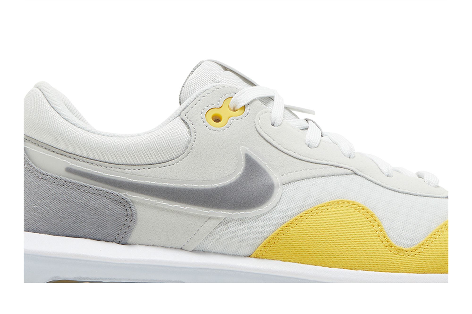 Order Nike Air Max Motif ''Photon Dust Gelb'' DD3697-001