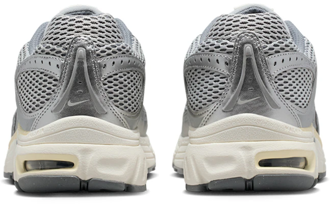 Nike Air Max Moto 2000 Sepatu Sneakers IQ7592-077 Shop Nike Air Max Moto 2000 Sepatu Sneakers IQ7592-077