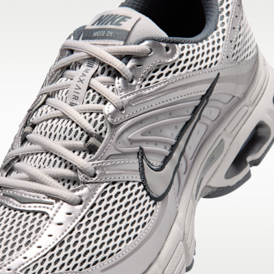 Sizing ナイキ エア マックス モト 2K ベストグレー/カレッジグレー/アイアングレー IO9279-008
