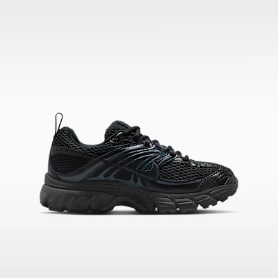Nike Air Max Moto 2K 黑色/金屬深灰色/暗煙灰色 IQ9430-003 Lookbook Nike Air Max Moto 2K 黑色/金屬深灰色/暗煙灰色 IQ9430-003