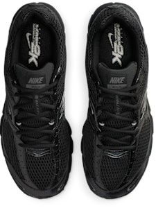 耐克 Air Max Moto 2K 運動鞋 黑/金屬深灰/深煙灰 IO9279-001 Shop 耐克 Air Max Moto 2K 運動鞋 黑/金屬深灰/深煙灰 IO9279-001