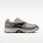 Lookbook Nike Air Max Moto 2K Bicolore Phantom/Kaki Désert/Bleu Éclipse/Jaune Ocre IU7904-002
