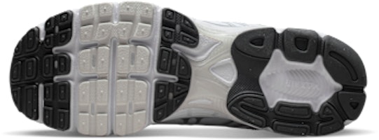 나이키 에어 맥스 모토 2K 화이트/메탈릭 실버/포톤 더스트/블랙 IO9279-100 Order 나이키 에어 맥스 모토 2K 화이트/메탈릭 실버/포톤 더스트/블랙 IO9279-100