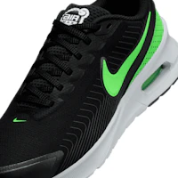 Sizing Nike Air Max Nuaxis ''Noir Vert Strike'' HV5754-010