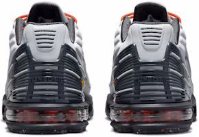 Shop Nike Air Max Plus 3 ''Grigio Chiaro Fumo Argento Metallizzato'' DM2560-001