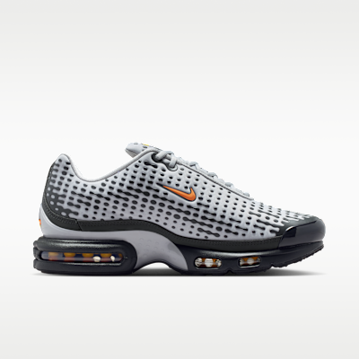 Lookbook Nike Air Max Plus 7 Gris Claro/Gris Oscuro/Curry Intenso HQ2197-003