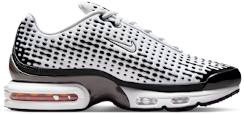 나이키 에어 맥스 플러스 7 화이트/블랙/스모크 그레이/화이트 HQ2197-100 Lookbook 나이키 에어 맥스 플러스 7 화이트/블랙/스모크 그레이/화이트 HQ2197-100