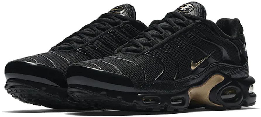 Nike Air Max Plus 'Hitam Emas Metalik' 852630-022 Lookbook Nike Air Max Plus 'Hitam Emas Metalik' 852630-022