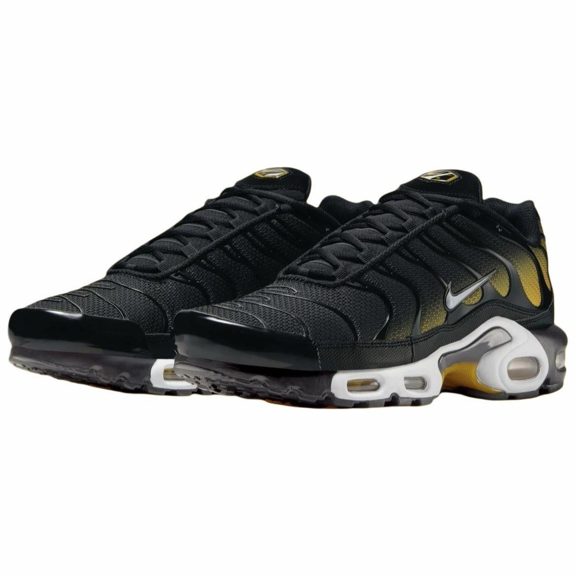 Shop 耐克Air Max Plus‘黑色大学金’ DM0032-013