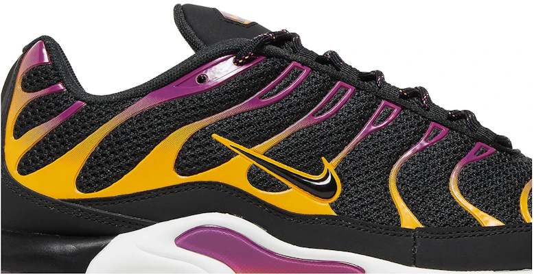 Air max deals plus university gold
