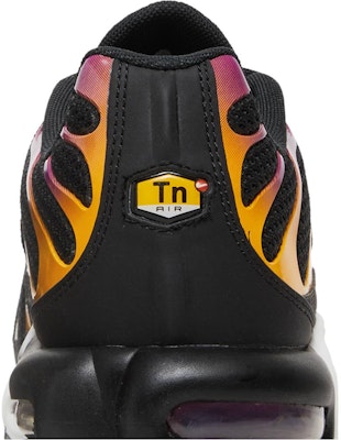 耐克Air Max Plus '黑色大学金Viotech' DX2663-001 Sizing 耐克Air Max Plus '黑色大学金Viotech' DX2663-001