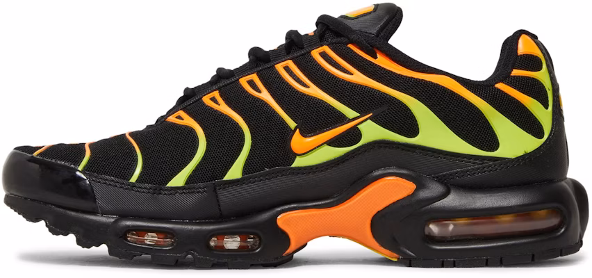 나이키 에어맥스 플러스 '블랙 볼트 토탈 오렌지' 852630-033 Lookbook 나이키 에어맥스 플러스 '블랙 볼트 토탈 오렌지' 852630-033