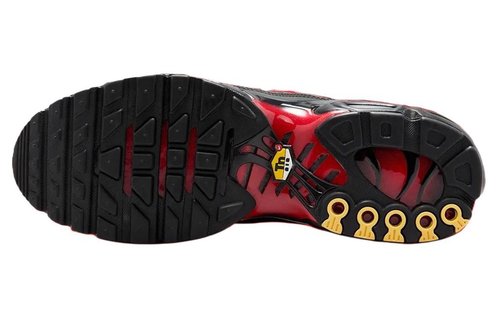 Shop Nike Air Max Plus 'Serat Karbon' HF4293-001