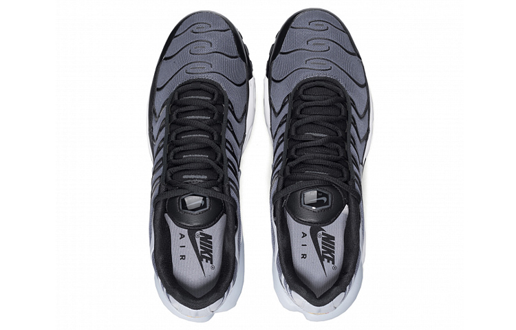 Shop 나이키 에어맥스 플러스 '다크 그레이' 852630-016