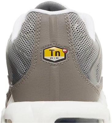 Nike Air Max Plus 'Flat Pewter' DV7665-002 Sizing Nike Air Max Plus 'Flat Pewter' DV7665-002