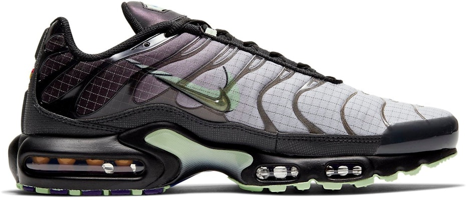 Nike Air Max Plus 'Futuro Swoosh' CT1619-001 Order Nike Air Max Plus 'Futuro Swoosh' CT1619-001