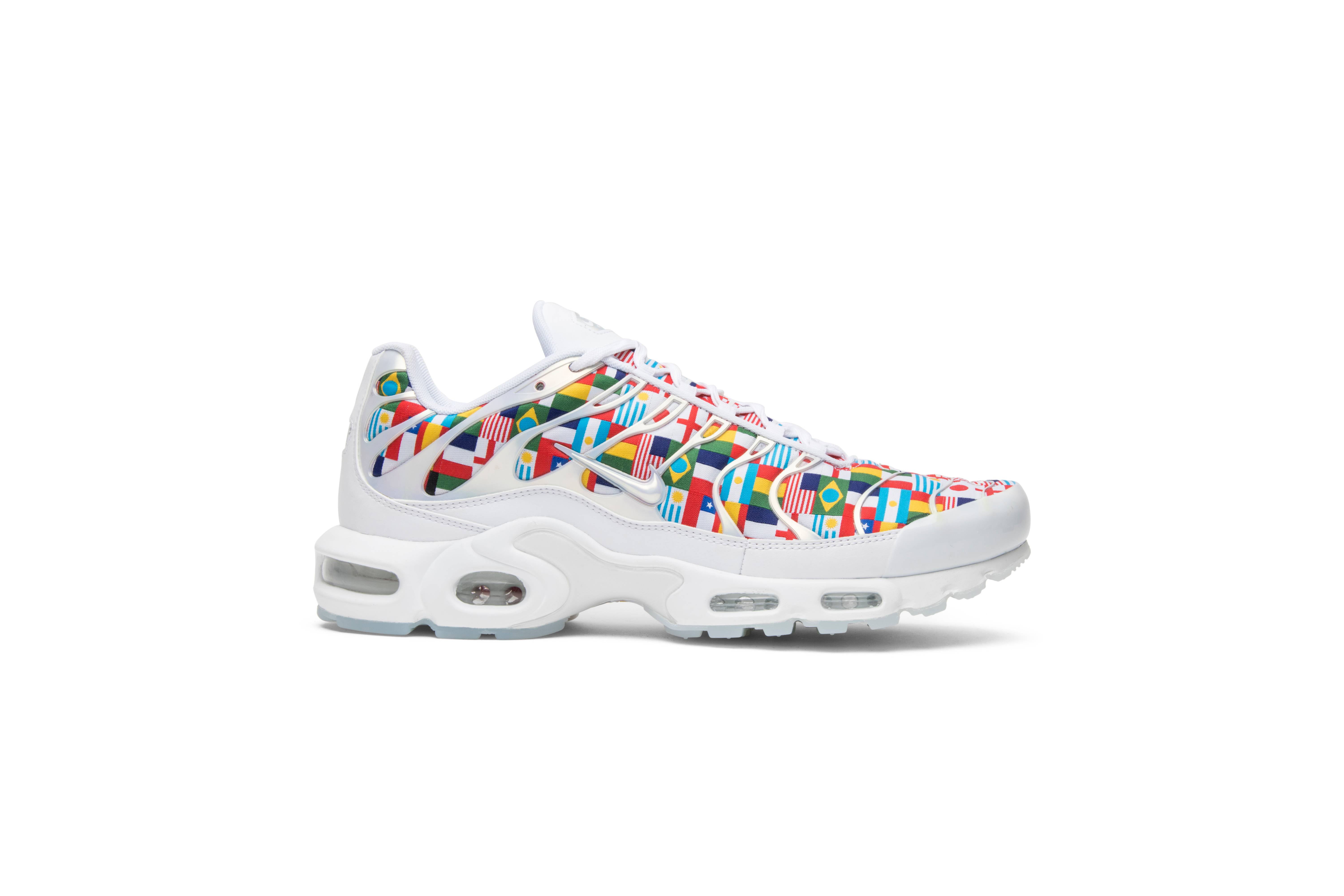 Air max plus with flags online