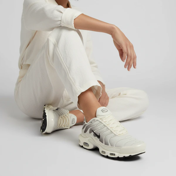 Nike Air Max Plus ''Light Orewood Cave Stone'' Lelaki/Wanita Malaysia. DM0032-106 Order Nike Air Max Plus ''Light Orewood Cave Stone'' Lelaki/Wanita Malaysia. DM0032-106