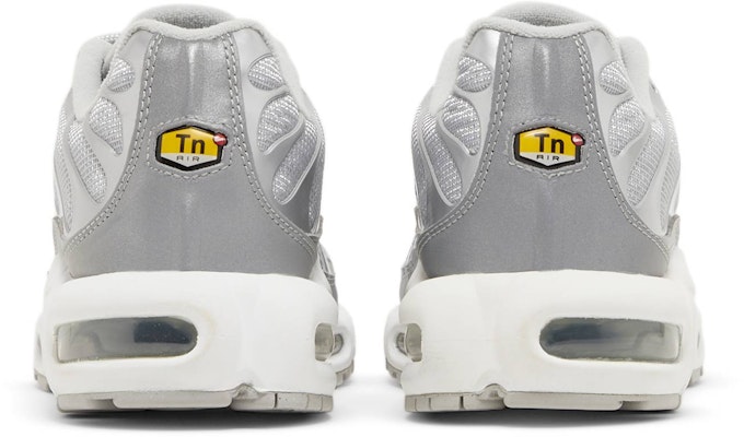 Nike Air Max Plus 'Perak Metalik' FJ1012-095 Details for Nike Air Max Plus 'Perak Metalik' FJ1012-095