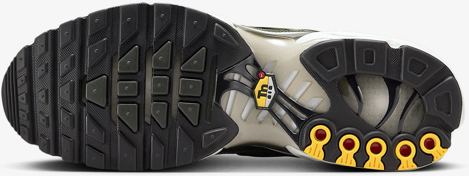 Nike Air Max Plus ''Olive Gradient Weiß'' DM0032-300 Lookbook Nike Air Max Plus ''Olive Gradient Weiß'' DM0032-300