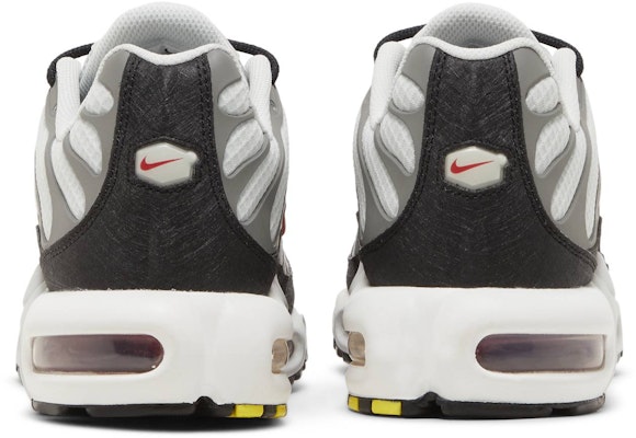 Nike Air Max Plus 'Photon Dust Particle Grey' DM0032-002 Details for Nike Air Max Plus 'Photon Dust Particle Grey' DM0032-002