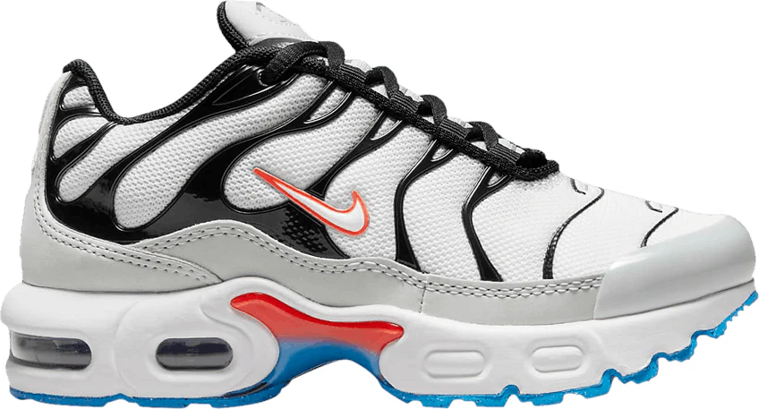 Nike air max plus black preschool best sale