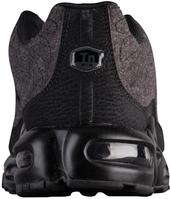 耐克Air Max Plus 'Quilted' 休闲鞋 806262-022 Shop 耐克Air Max Plus 'Quilted' 休闲鞋 806262-022