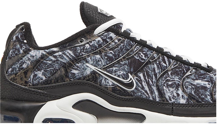Nike Air Max Plus 'Shattered Ice - Hitam' DO6384-001 Order Nike Air Max Plus 'Shattered Ice - Hitam' DO6384-001