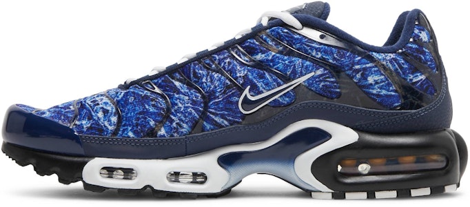 Nike Air Max Plus「Shattered Ice - Midnight Navy」DO6384-400 Lookbook Nike Air Max Plus「Shattered Ice - Midnight Navy」DO6384-400