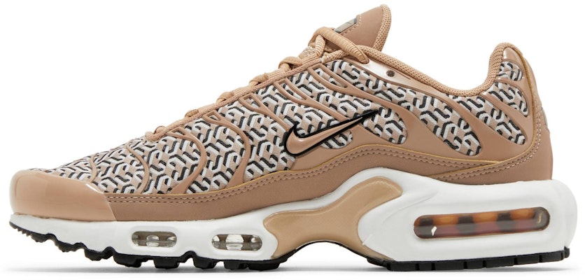 (Women) Nike Air Max Plus 'United in Victory' FB2557-200 Lookbook (Women) Nike Air Max Plus 'United in Victory' FB2557-200