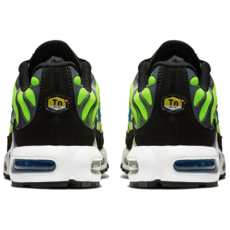 Shop 耐克Air Max Plus 'Volt' 运动鞋 852630-700