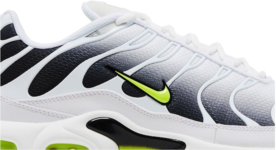 Nike Air Max Plus 'Putih Hitam Volt' DM0032-103 Order Nike Air Max Plus 'Putih Hitam Volt' DM0032-103